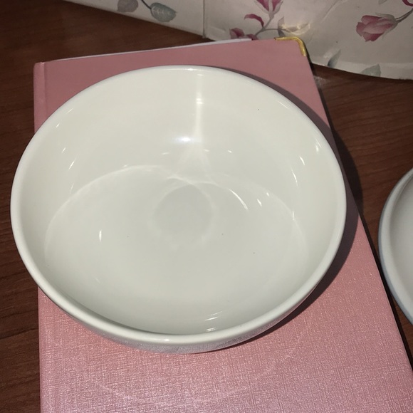 NWT Porcelain covered box-Silk Flowers by Mikasa - Picture 3 of 11